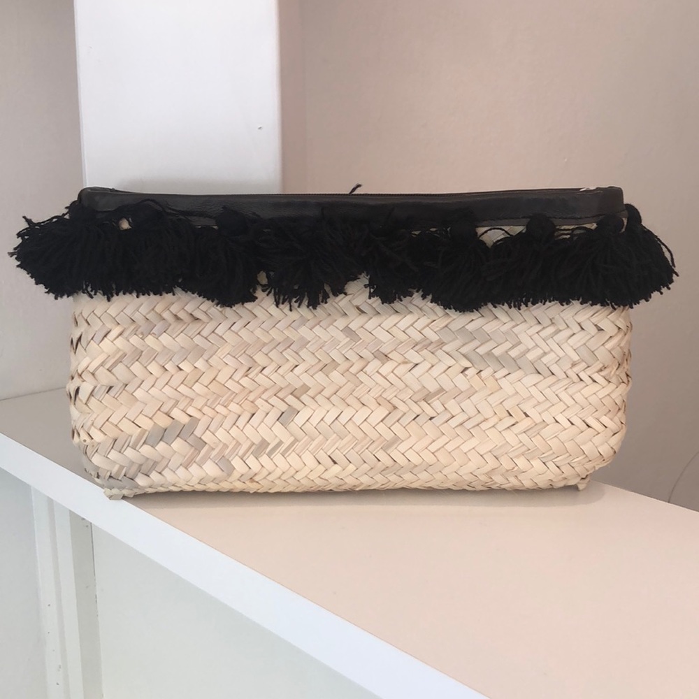 Black Tassel Straw Woven Clutch